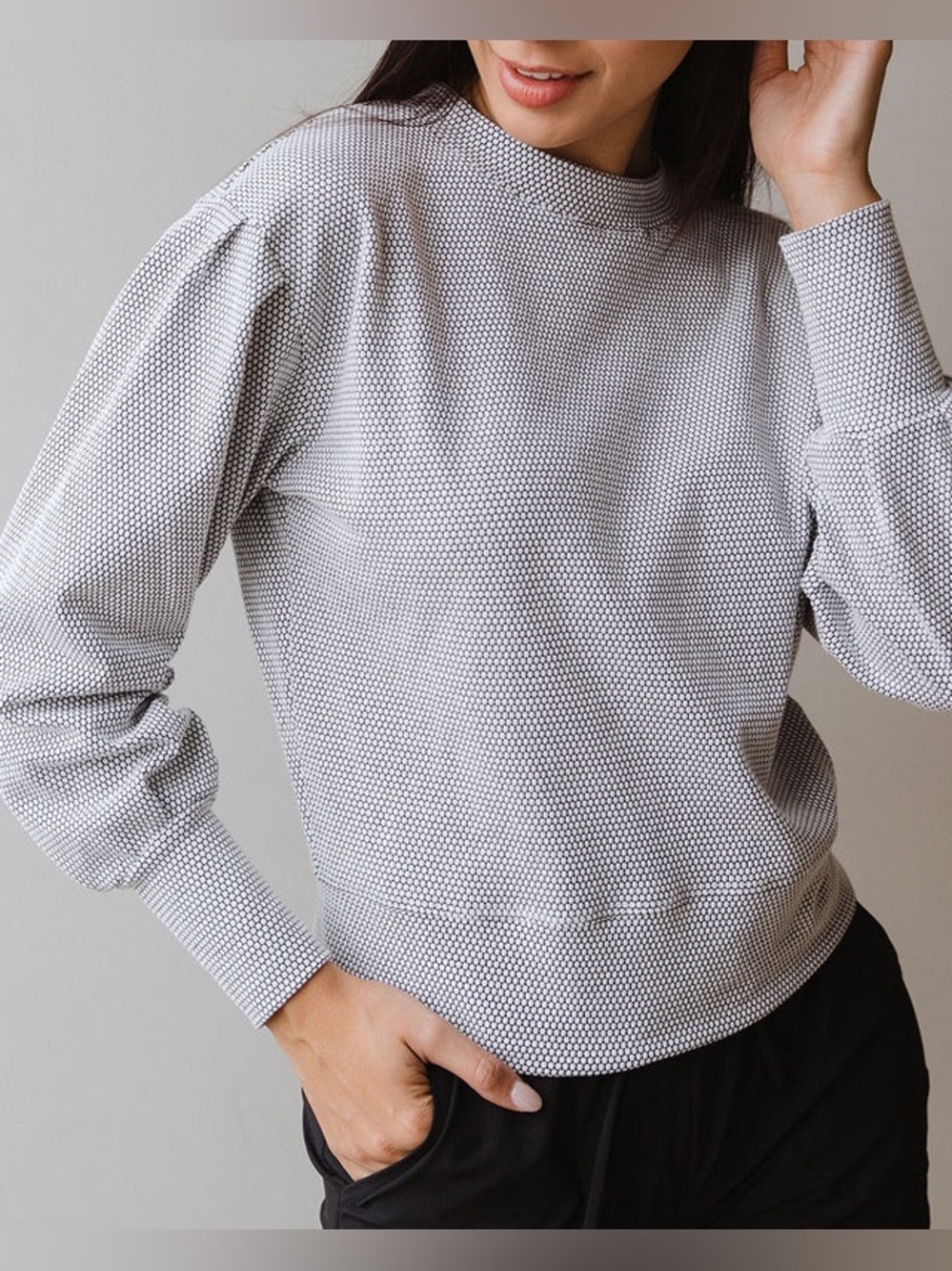 Albion Fit Serena Top Honeycomb Black White Puff Sleeve Size M Great Condition